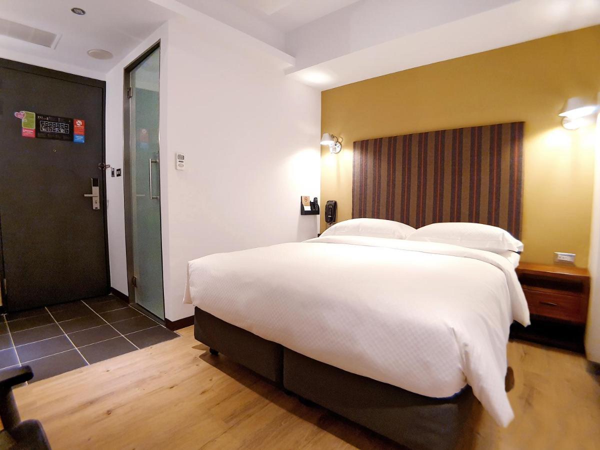 River Inn Station كاوشيونغ المظهر الخارجي الصورة