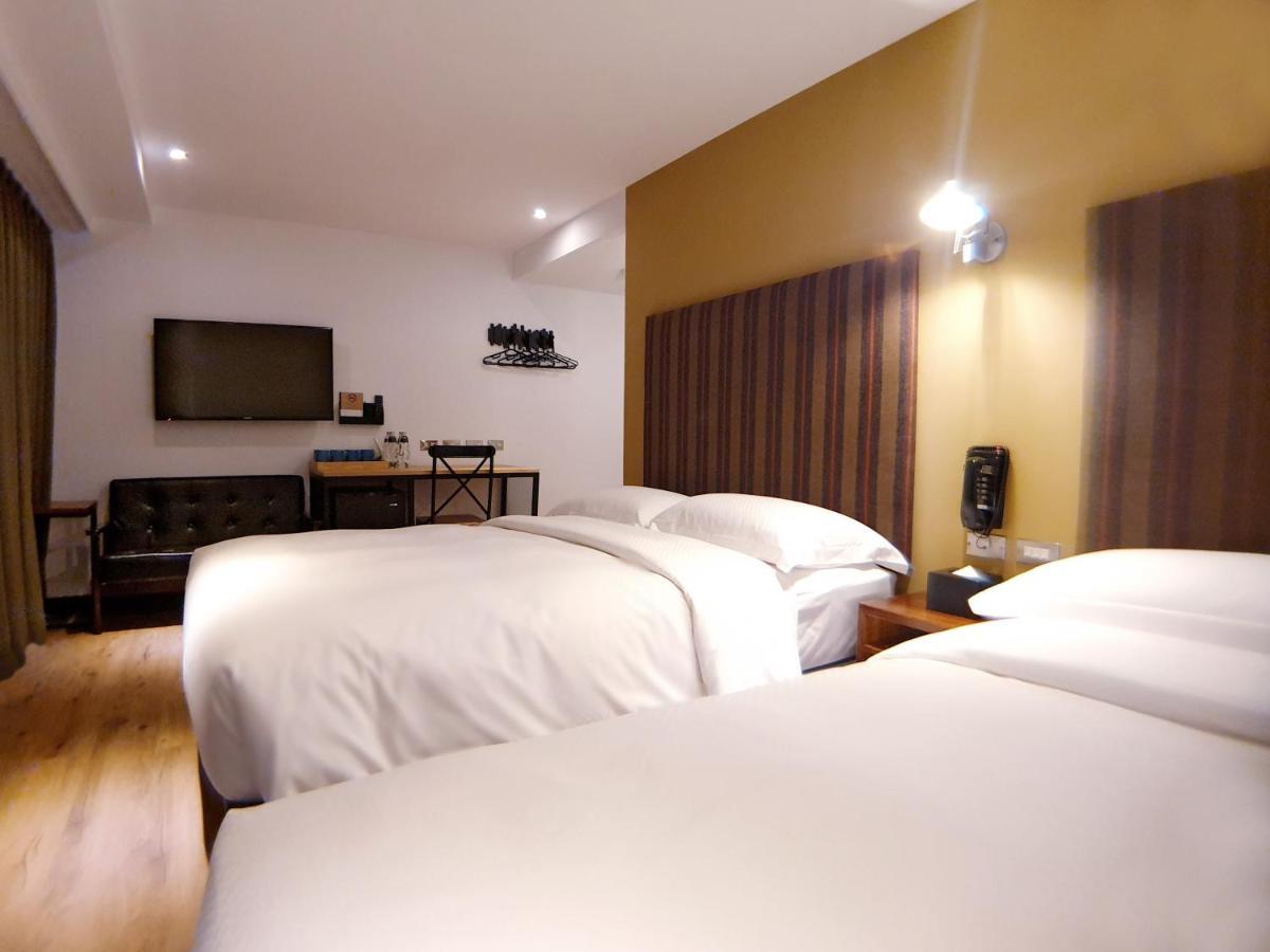 River Inn Station كاوشيونغ المظهر الخارجي الصورة