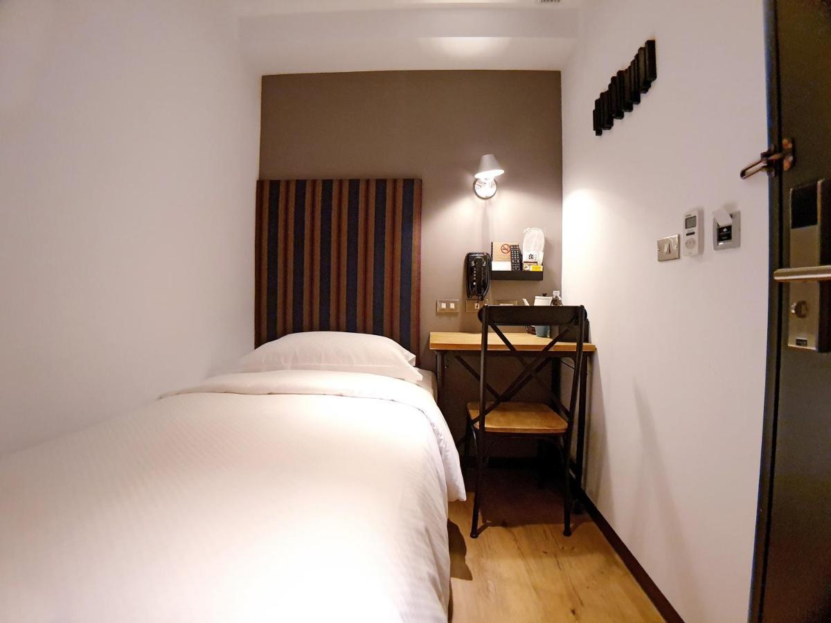 River Inn Station كاوشيونغ المظهر الخارجي الصورة