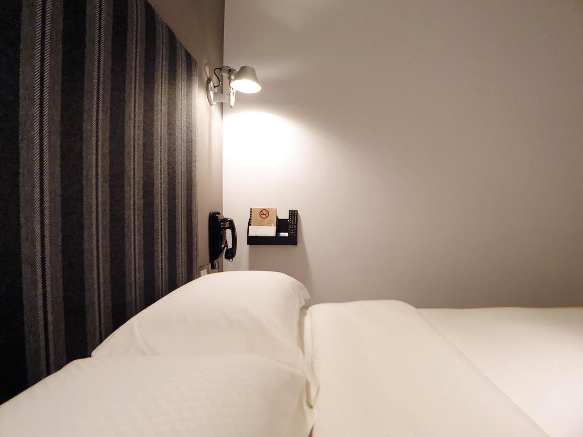 River Inn Station كاوشيونغ المظهر الخارجي الصورة