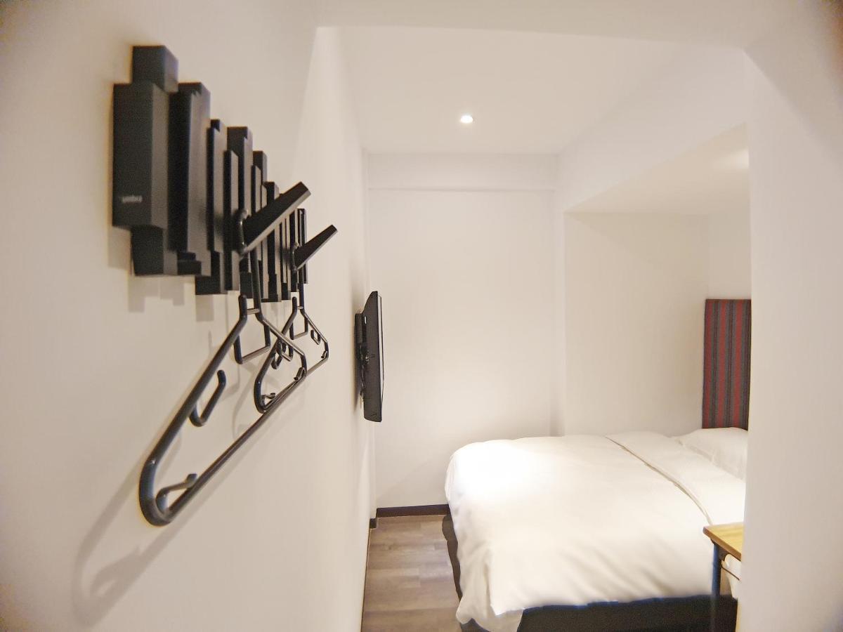River Inn Station كاوشيونغ المظهر الخارجي الصورة