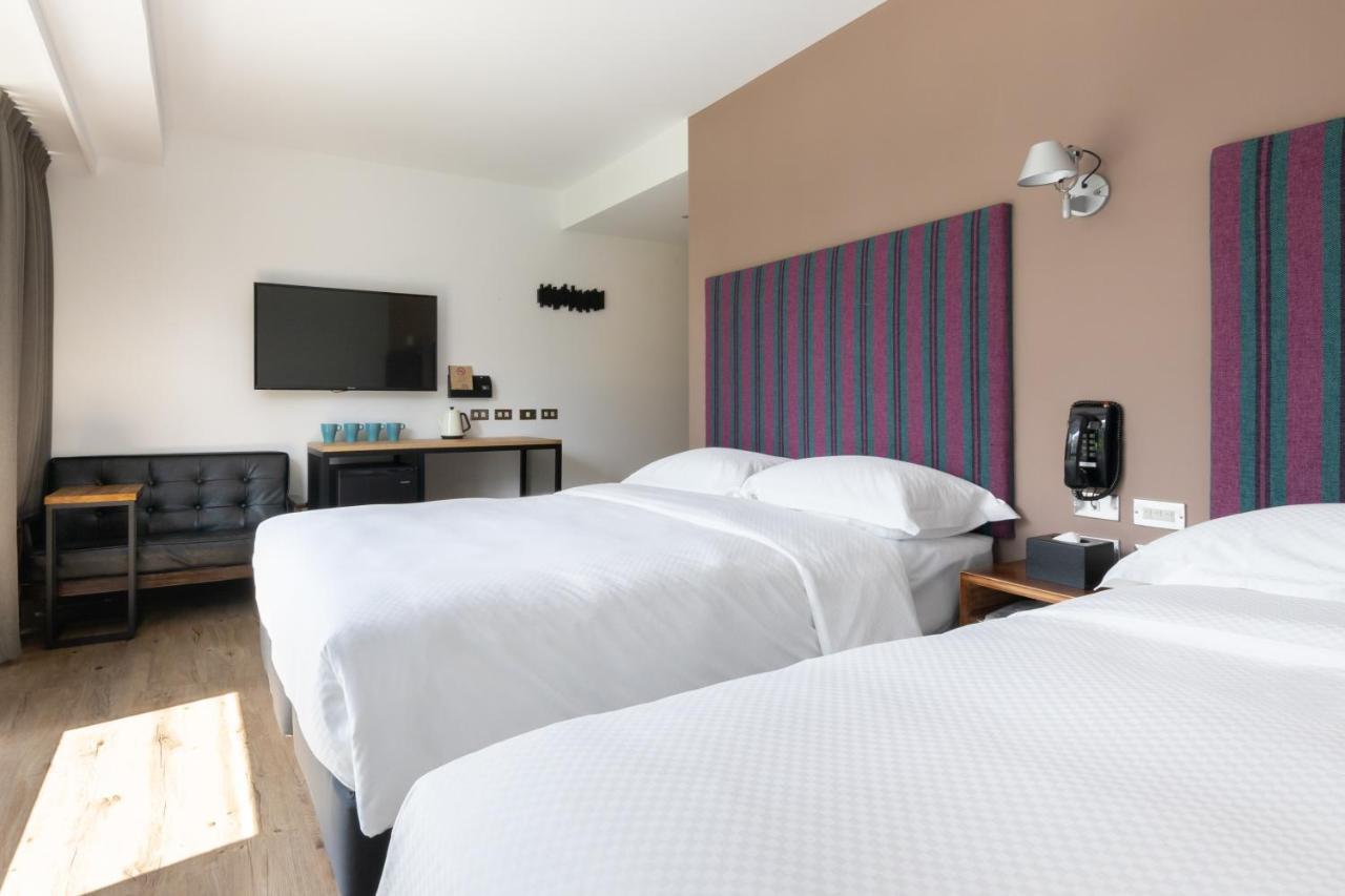 River Inn Station كاوشيونغ المظهر الخارجي الصورة
