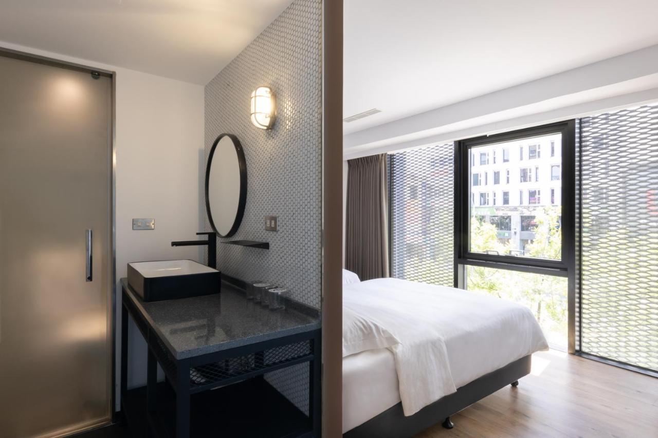 River Inn Station كاوشيونغ المظهر الخارجي الصورة