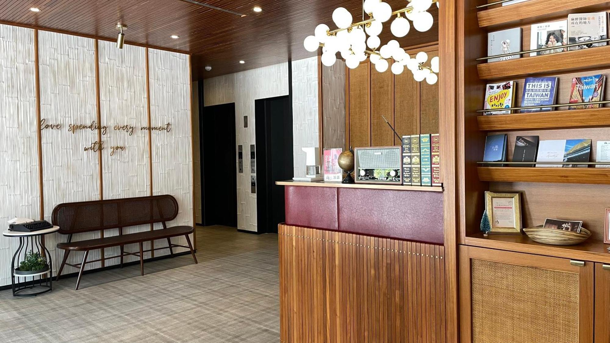 River Inn Station كاوشيونغ المظهر الخارجي الصورة
