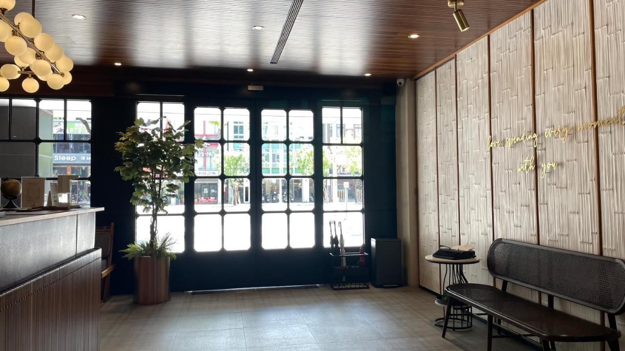 River Inn Station كاوشيونغ المظهر الخارجي الصورة