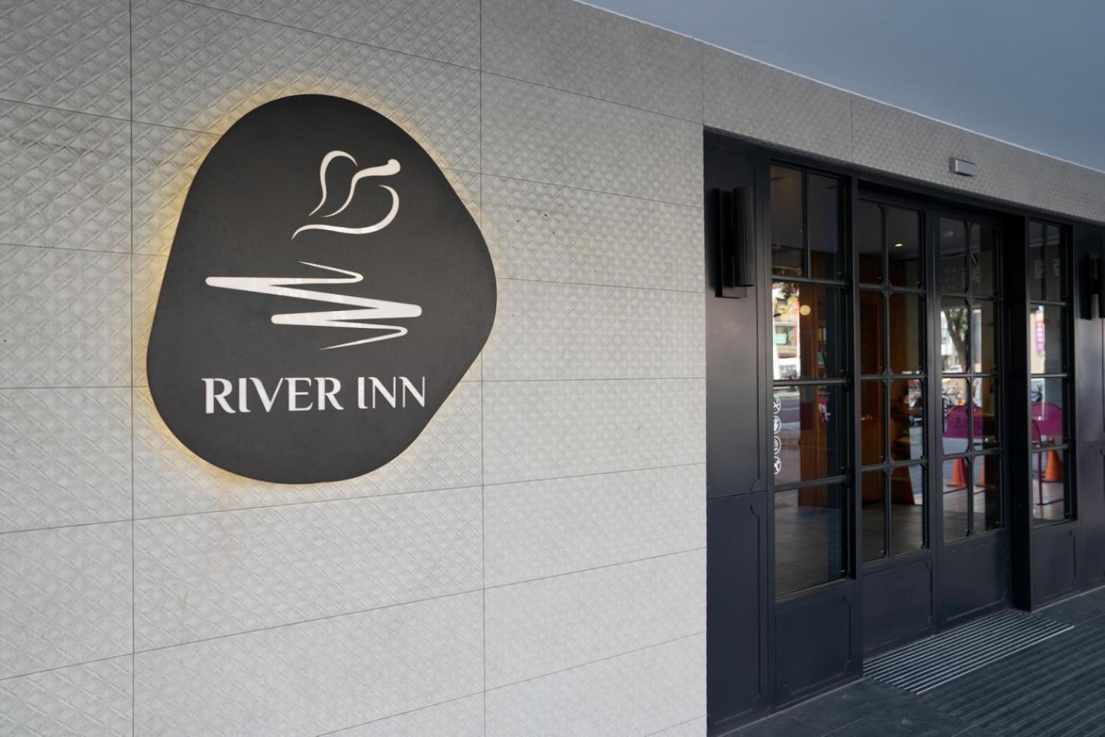 River Inn Station كاوشيونغ المظهر الخارجي الصورة