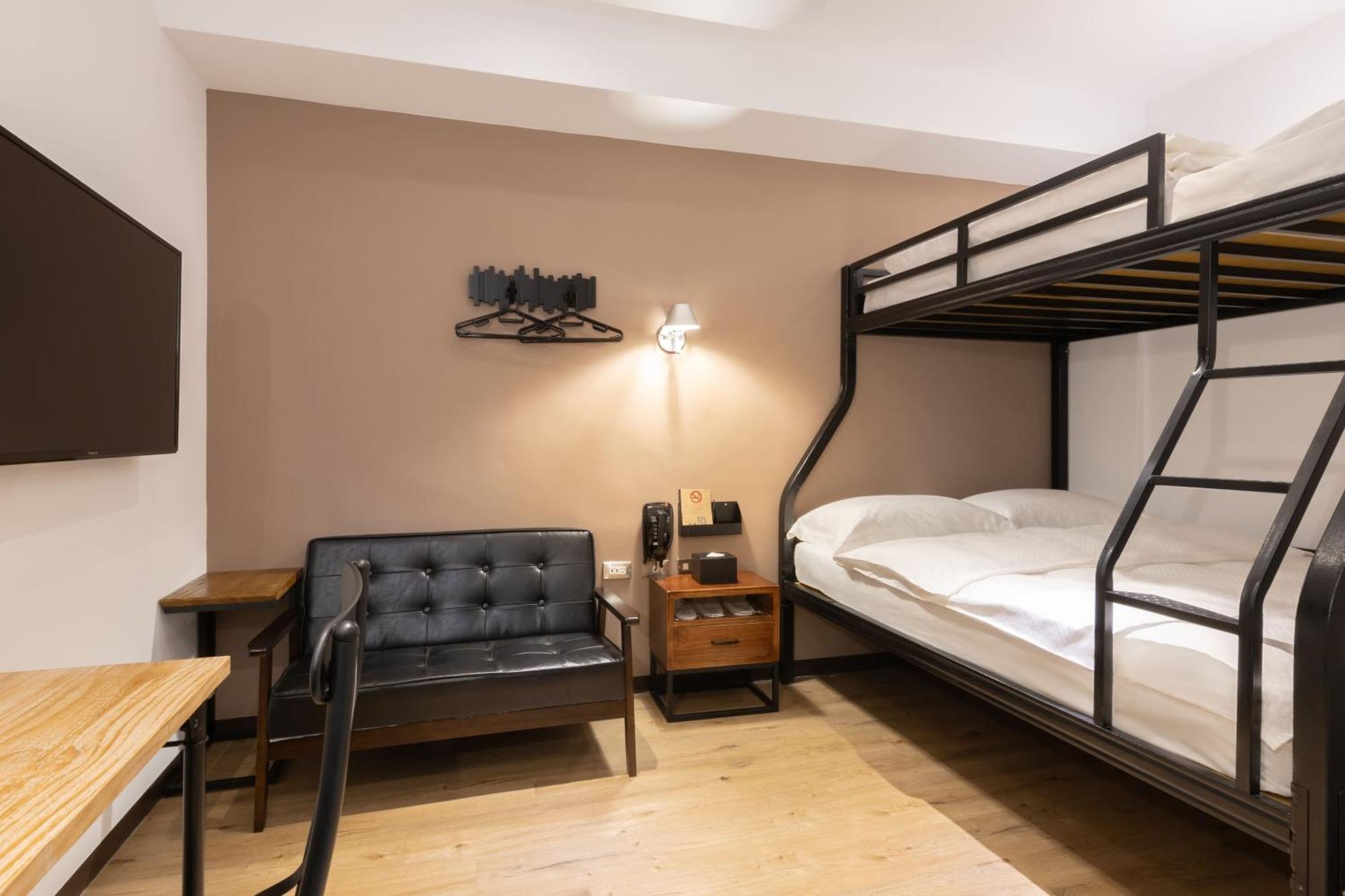 River Inn Station كاوشيونغ المظهر الخارجي الصورة